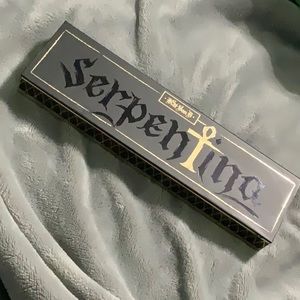 Kat Von D serpentina eyeshadow palette